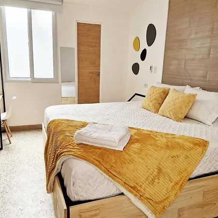 Spacious-Comfortable, King Bed, Miraflores Area H16